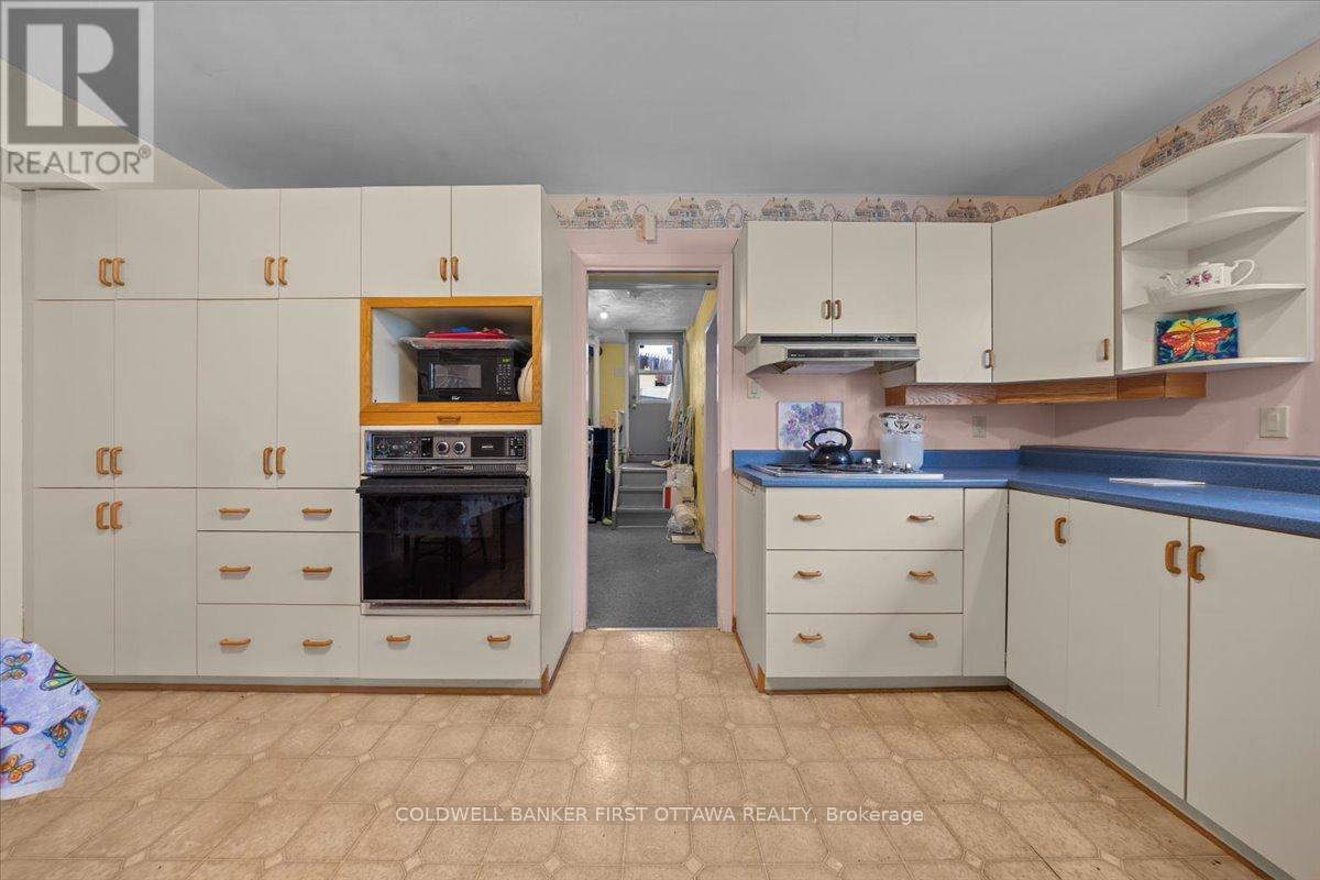 832 Ivanhoe Avenue, Ottawa, Ontario  K2B 5S3 - Photo 17 - X13248580