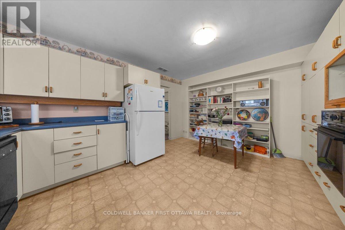 832 Ivanhoe Avenue, Ottawa, Ontario  K2B 5S3 - Photo 18 - X13248580