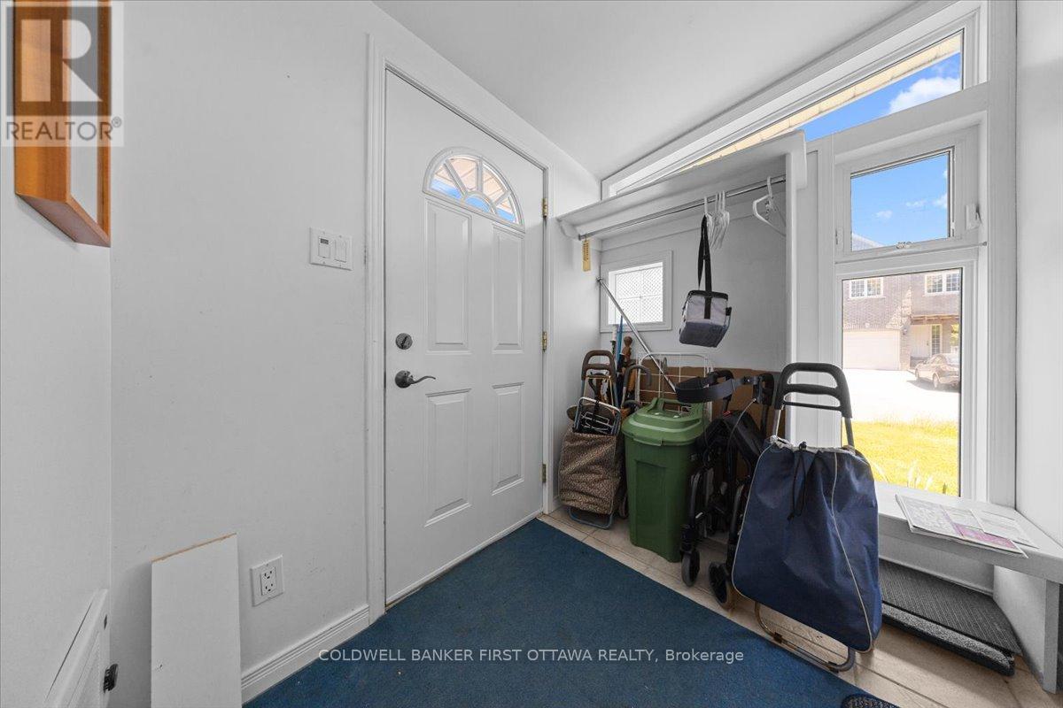 832 Ivanhoe Avenue, Ottawa, Ontario  K2B 5S3 - Photo 3 - X13248580