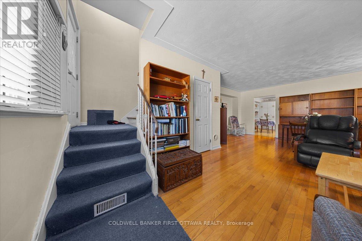 832 Ivanhoe Avenue, Ottawa, Ontario  K2B 5S3 - Photo 4 - X13248580