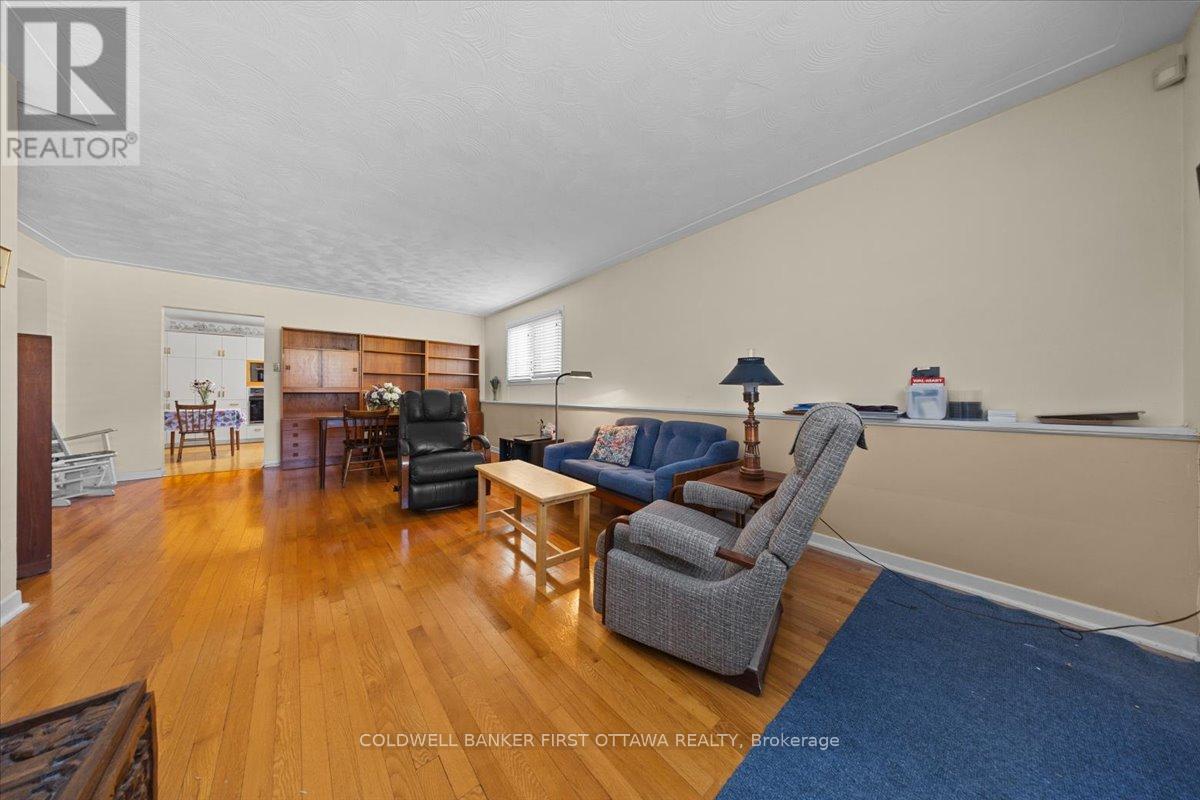 832 Ivanhoe Avenue, Ottawa, Ontario  K2B 5S3 - Photo 6 - X13248580