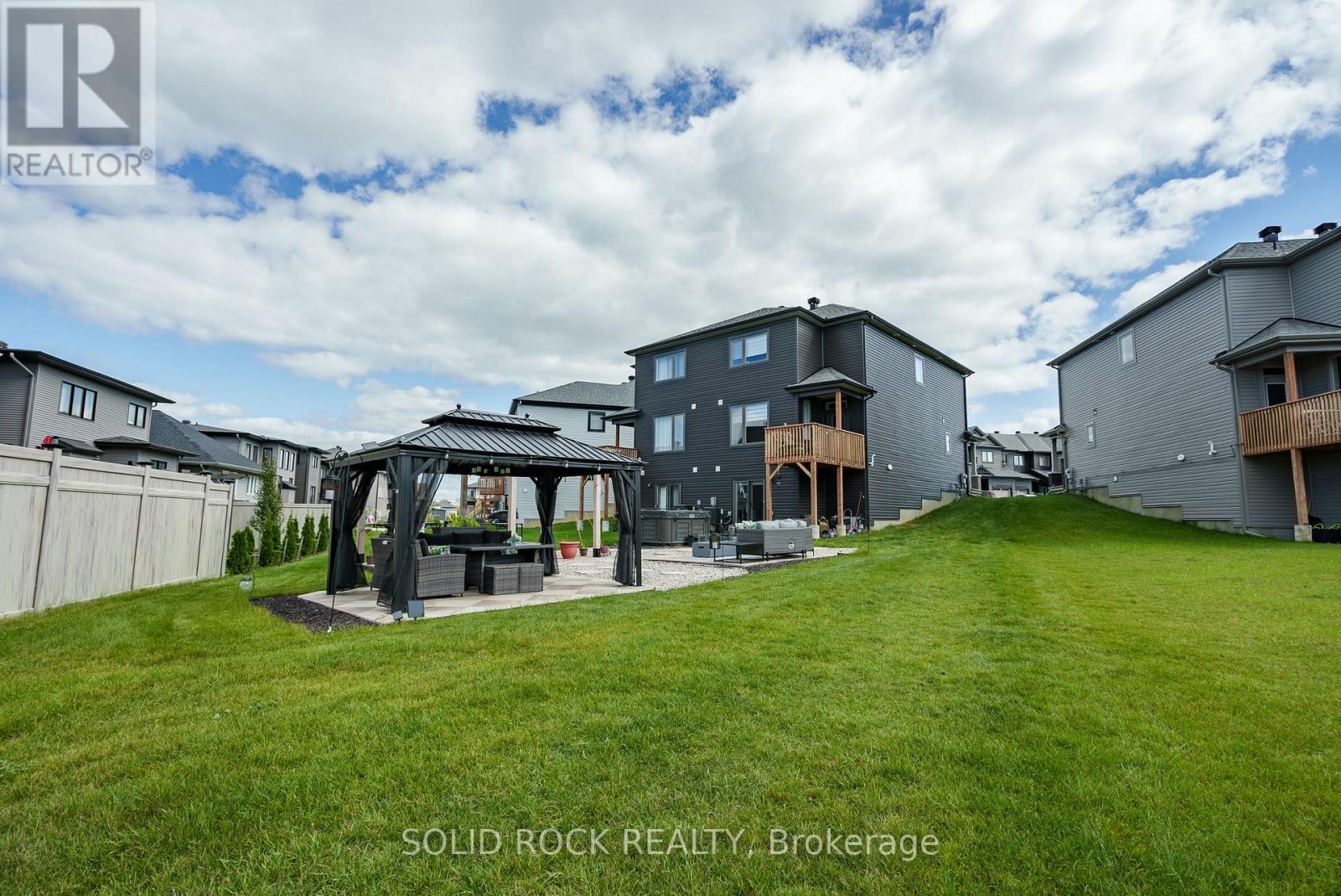 335 Grackle Street, Ottawa, Ontario  K1X 0G6 - Photo 8 - X13248896