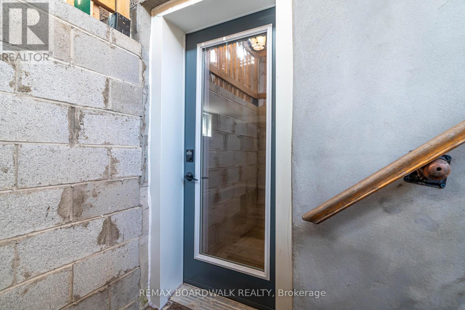 B - 948 Parkhurst Boulevard, Ottawa, Ontario  K2A 3M9 - Photo 3 - X13249006