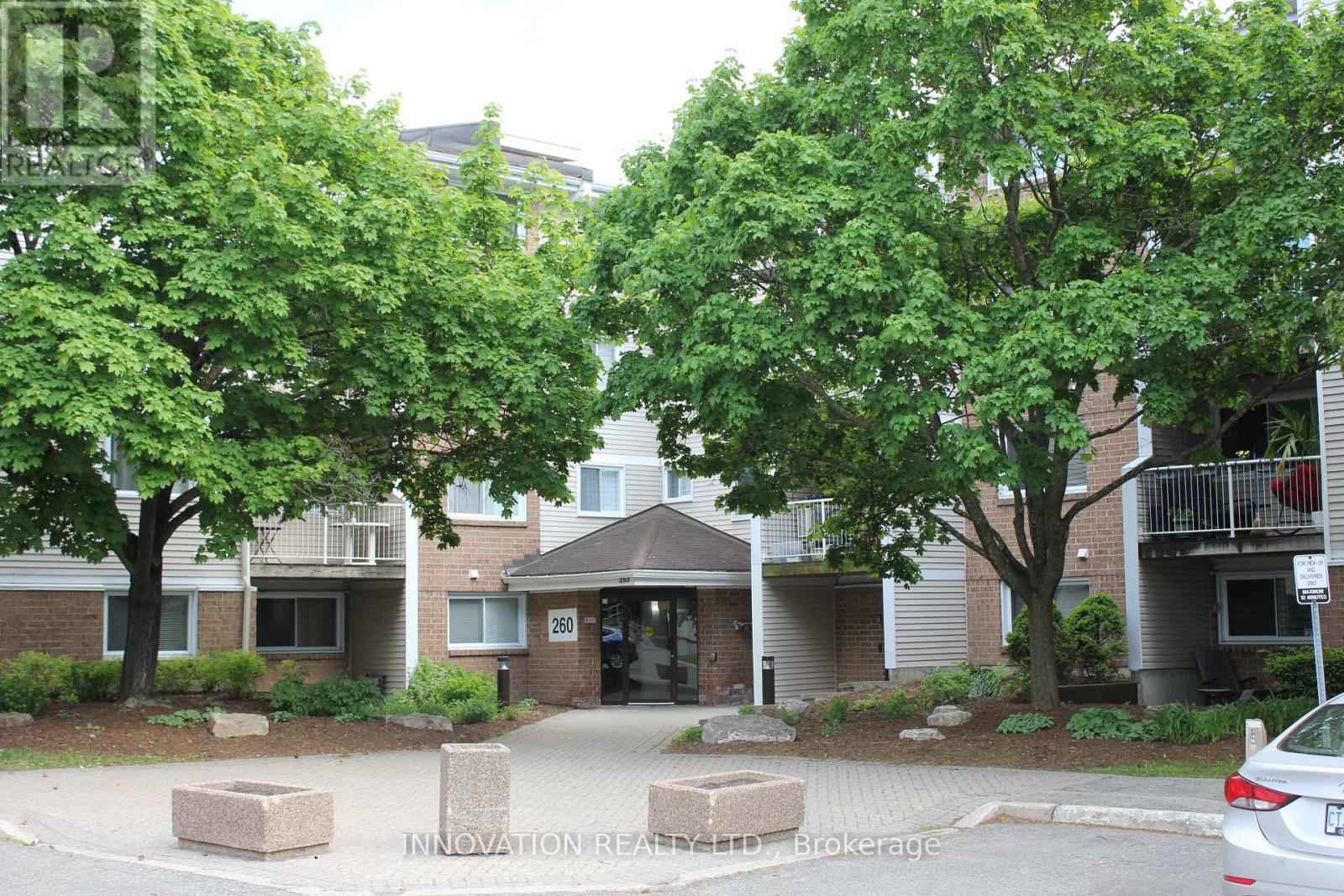 203 - 260 BRITTANY DRIVE, Ottawa, Ontario