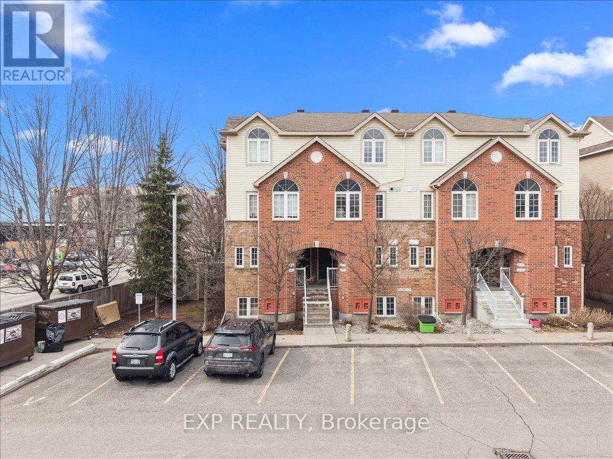 57 Steele Park Private, Ottawa, Ontario  K1J 0J2 - Photo 3 - X13249784