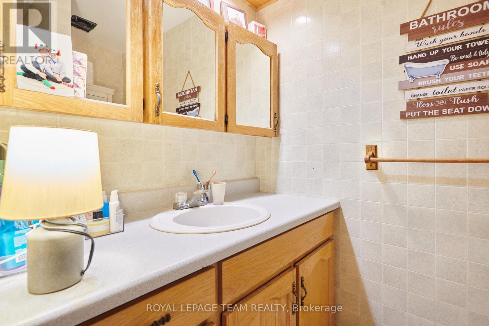B - 902 Elmsmere Road, Ottawa, Ontario  K1J 7T6 - Photo 17 - X13249800