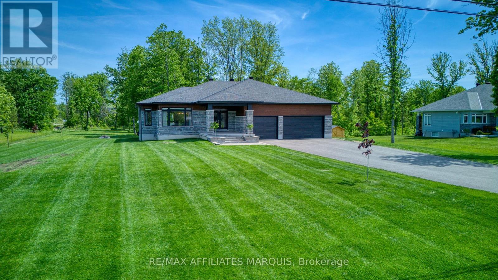 27 DIANE DRIVE, Rideau Lakes, Ontario