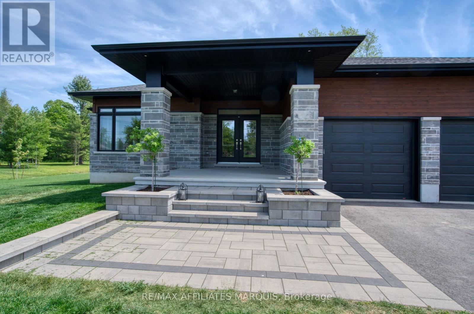 27 Diane Drive, Rideau Lakes, Ontario  K7A 4S5 - Photo 3 - X13249976