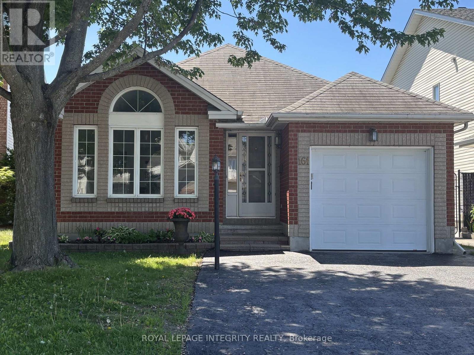 161 LONGSHIRE CIRCLE, Ottawa, Ontario