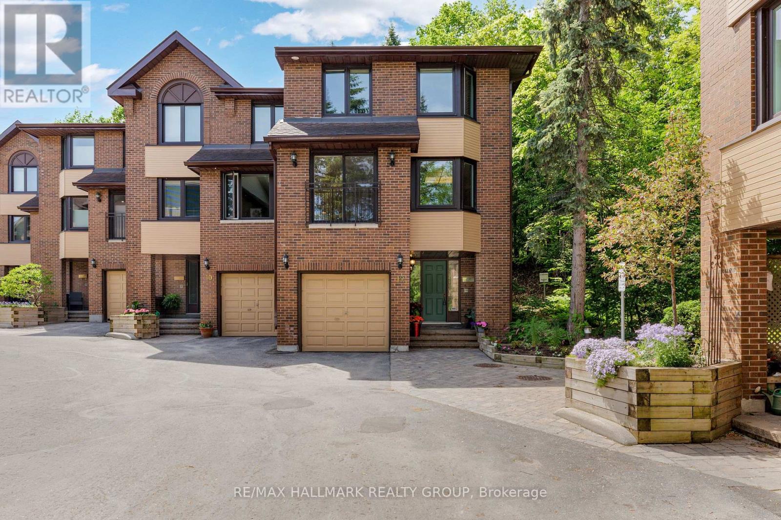 40 - 12 SUMMERSHADE PRIVATE, Ottawa, Ontario