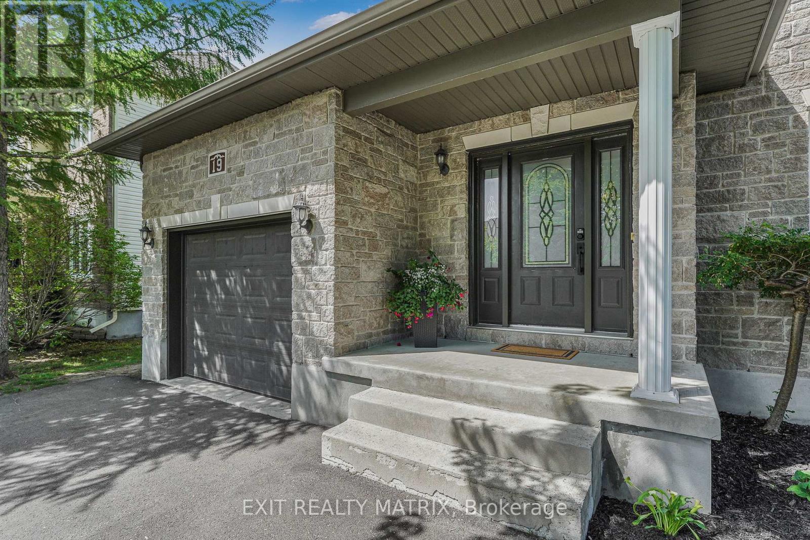 19 South Indian Drive, The Nation, Ontario  K0A 2M0 - Photo 3 - X13251410