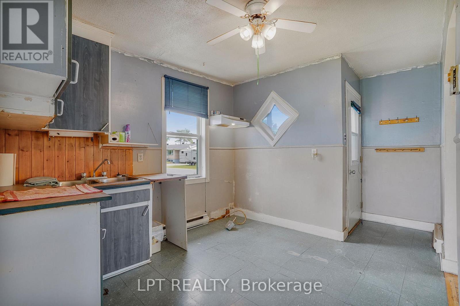 31 Johnston Street, Alfred And Plantagenet, Ontario  K0B 1A0 - Photo 8 - X13256254