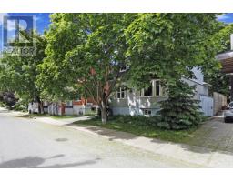 152 IVY CRESCENT, Ottawa, Ontario