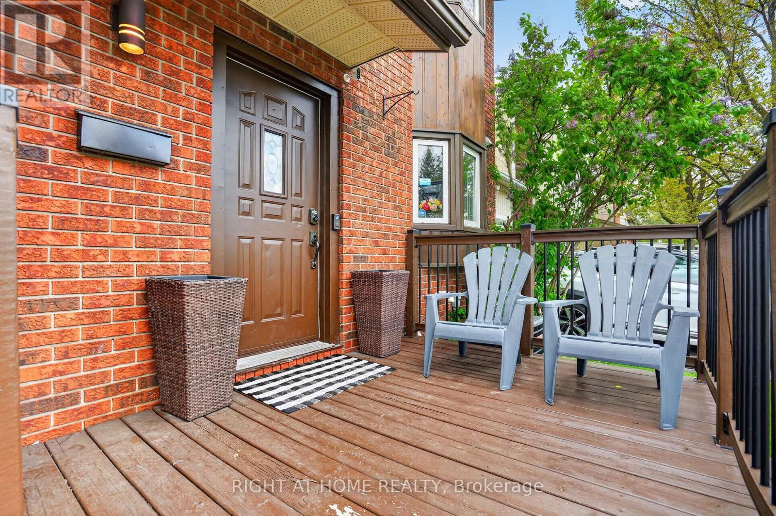 1633 Lafrance Drive, Ottawa, Ontario  K1E 2L7 - Photo 2 - X13271894