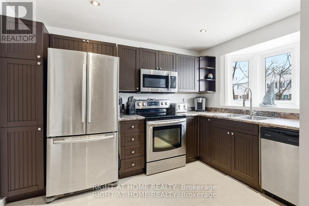 1633 Lafrance Drive, Ottawa, Ontario  K1E 2L7 - Photo 4 - X13271894