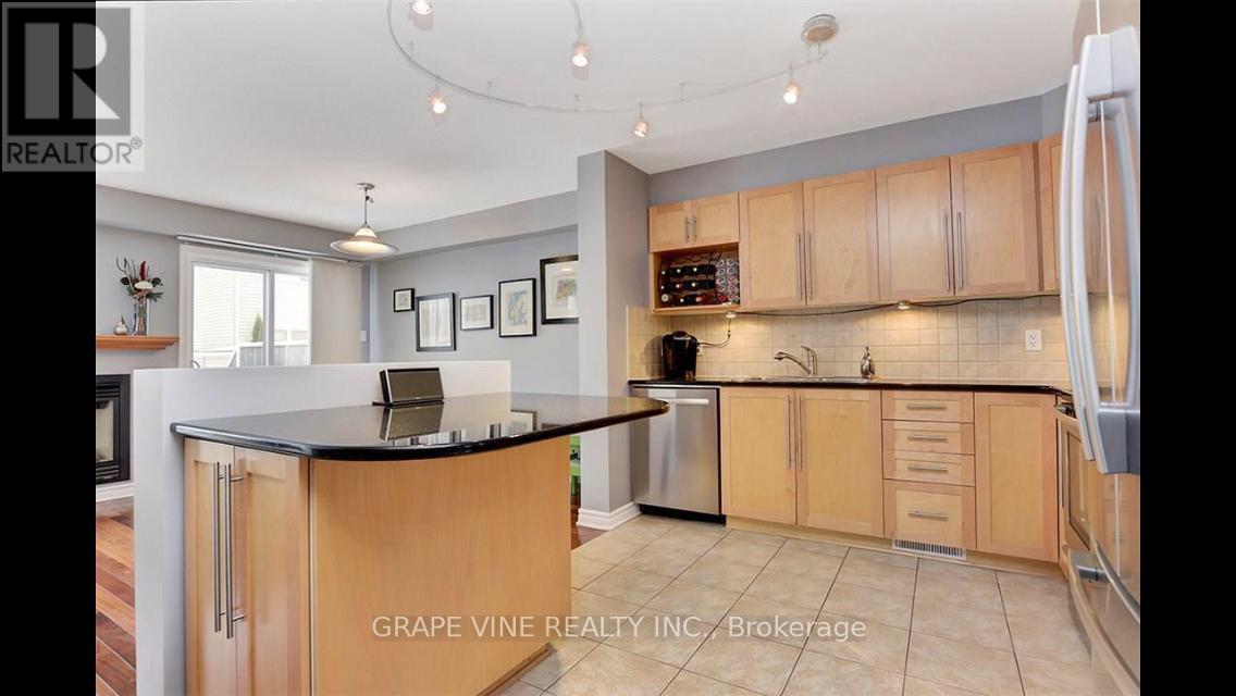 137 Marrissa Avenue, Ottawa, Ontario  K1J 0A4 - Photo 10 - X13281912
