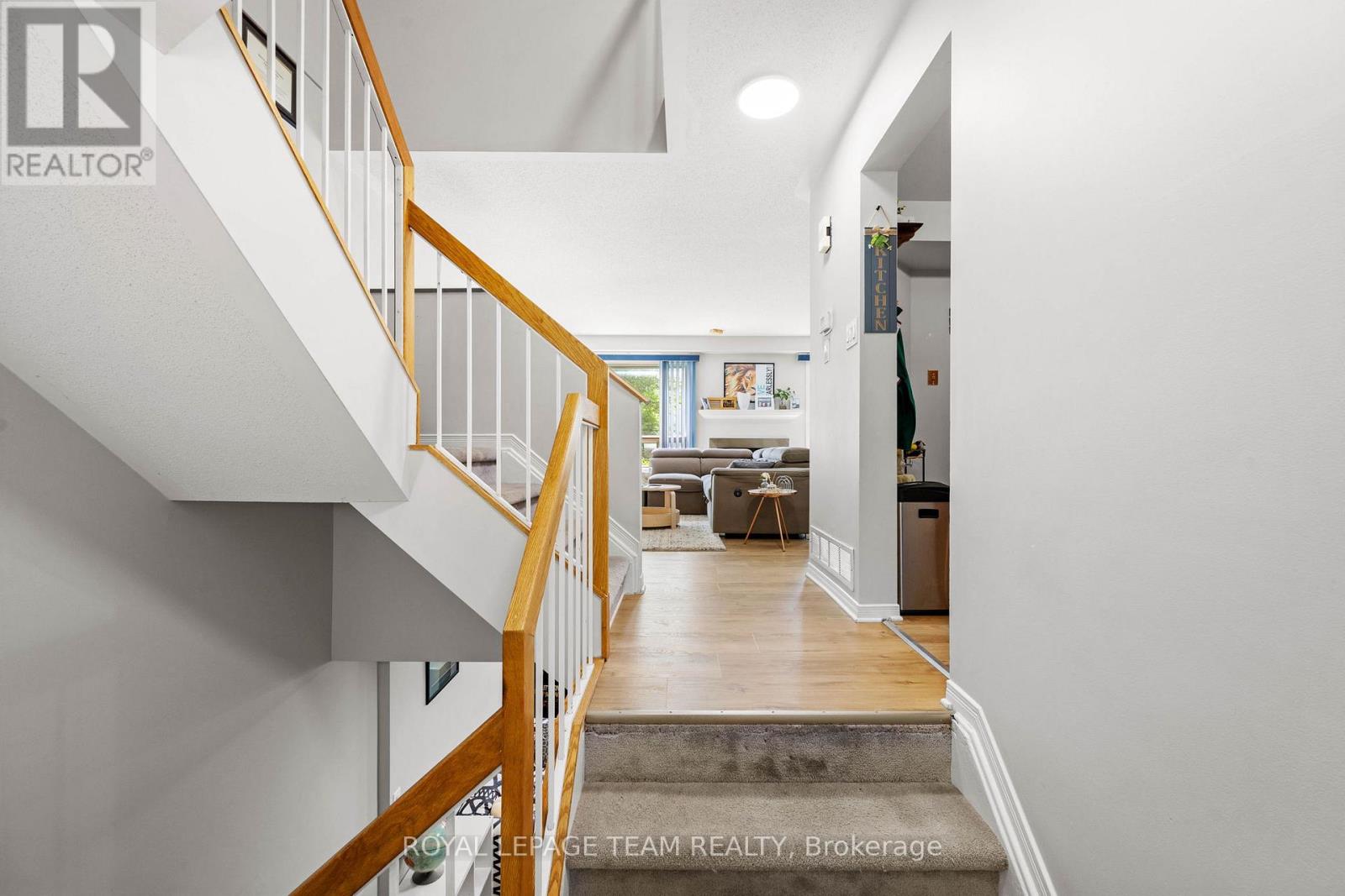 5953 Pineglade Crescent, Ottawa, Ontario  K1W 1G9 - Photo 6 - X13282270