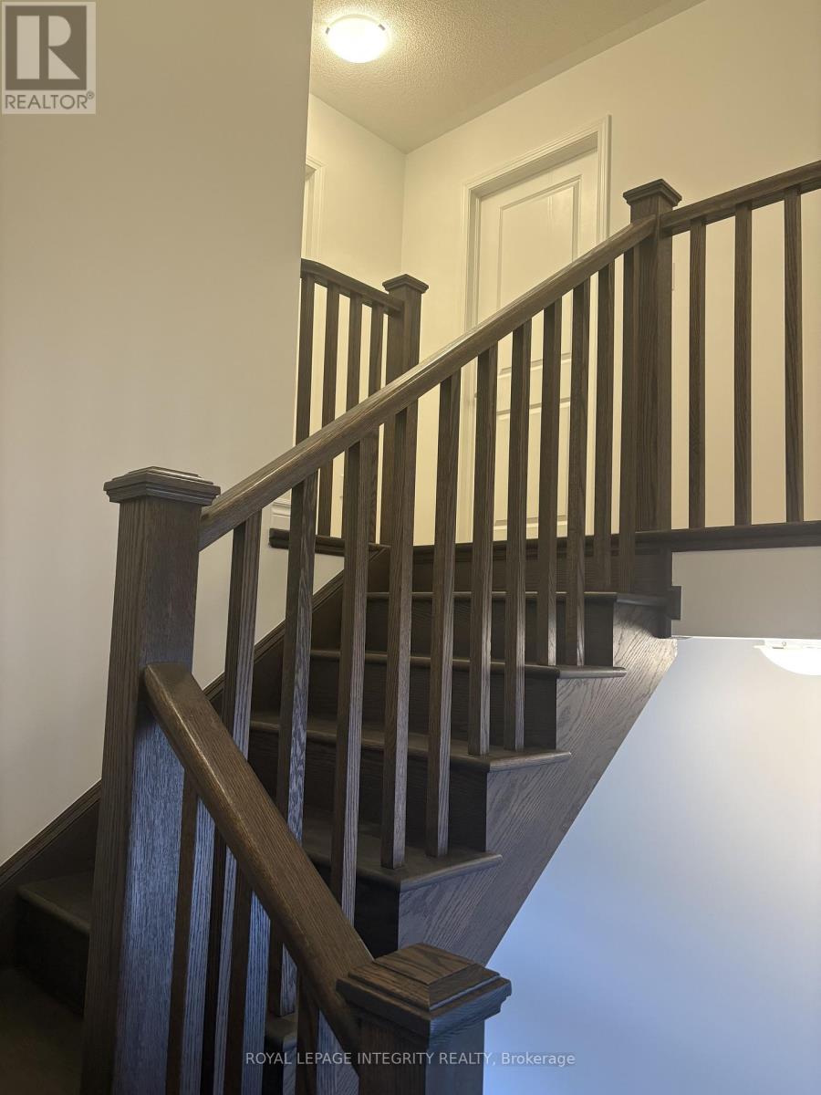 228 Greer Street, Barrie, Ontario  L9J 0B7 - Photo 10 - S13305376