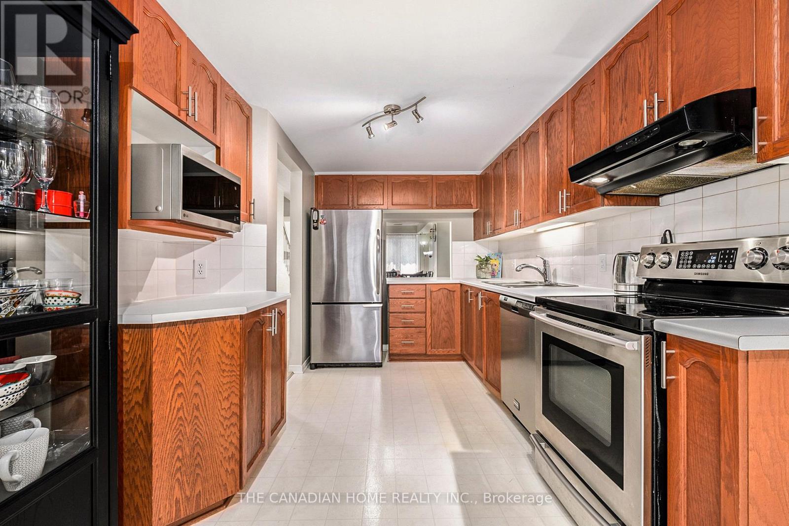 1672 Locksley Lane, Ottawa, Ontario  K1J 1B6 - Photo 11 - X13410222