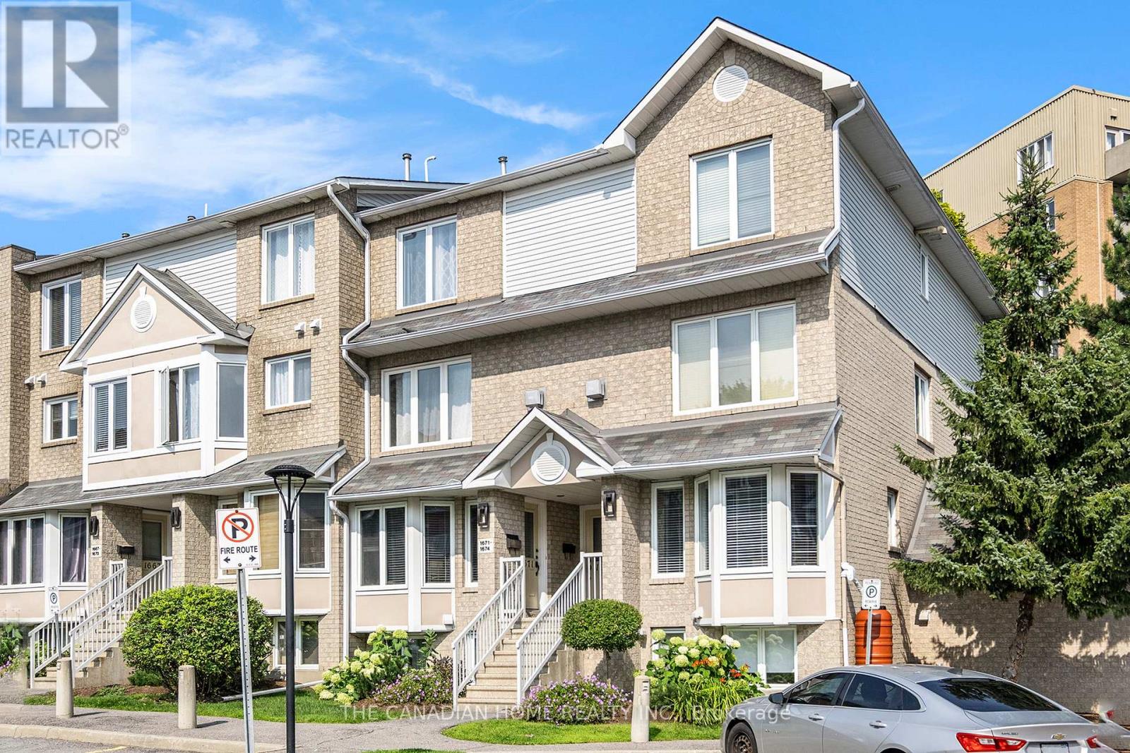 1672 Locksley Lane, Ottawa, Ontario  K1J 1B6 - Photo 2 - X13410222