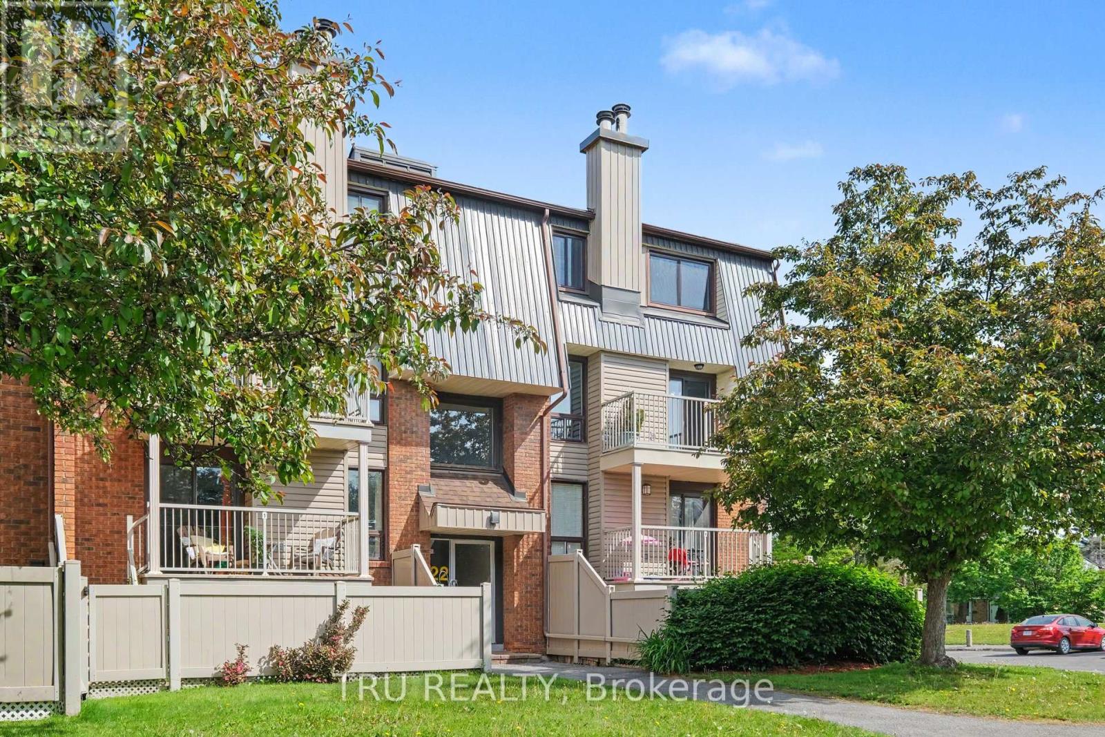 8 - 22 Sweetbriar Circle, Ottawa, Ontario  K2J 2K4 - Photo 3 - X13249520