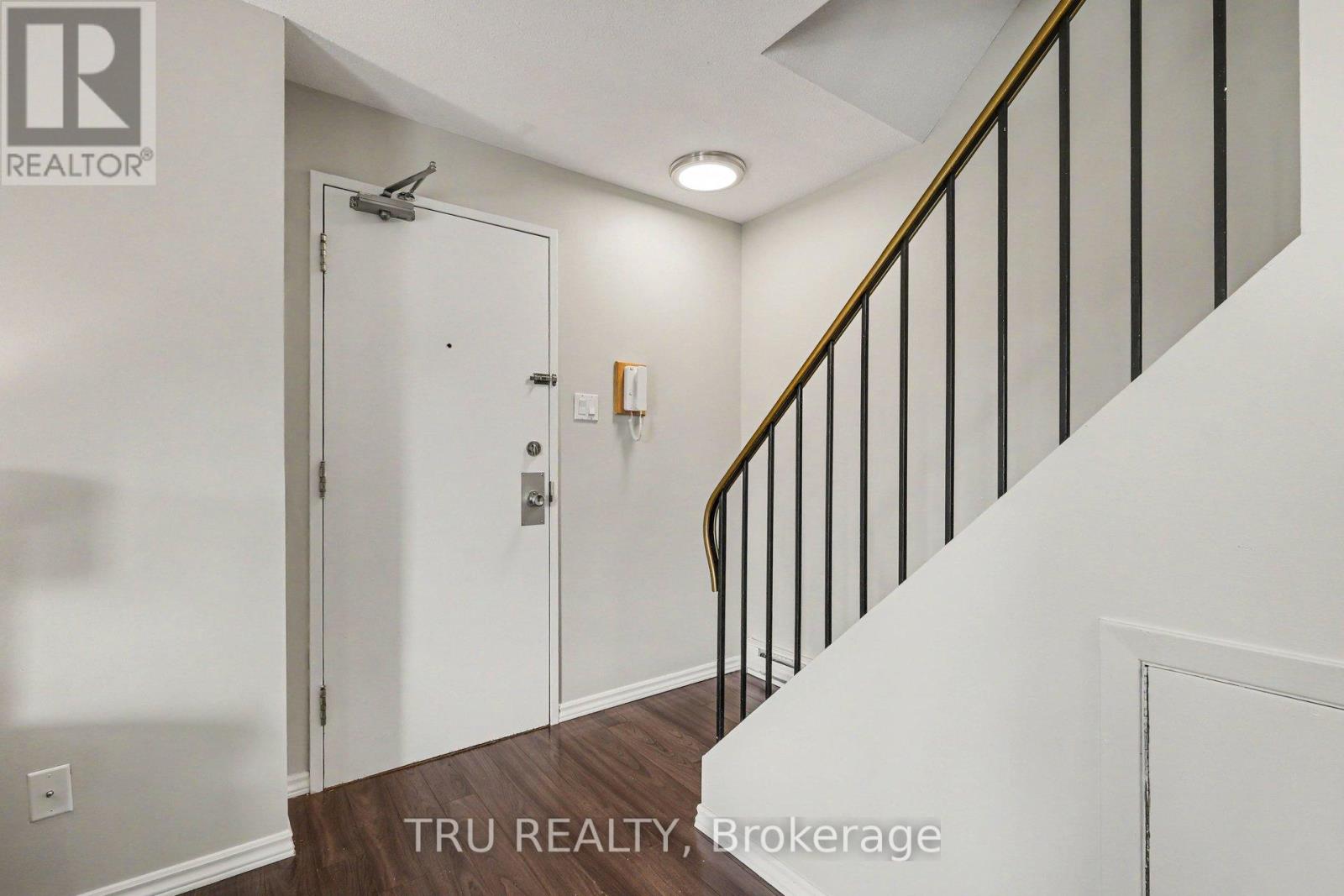 8 - 22 Sweetbriar Circle, Ottawa, Ontario  K2J 2K4 - Photo 4 - X13249520