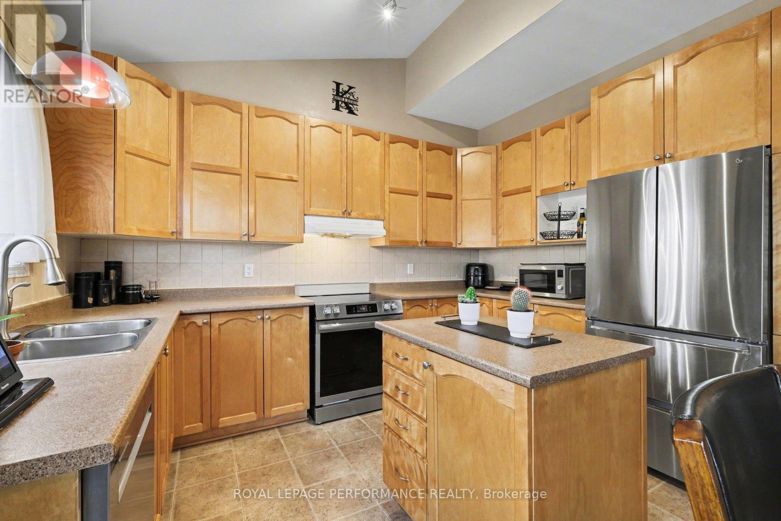 2202 Clendenan Crescent, Ottawa, Ontario  K4A 4S8 - Photo 9 - X13410276