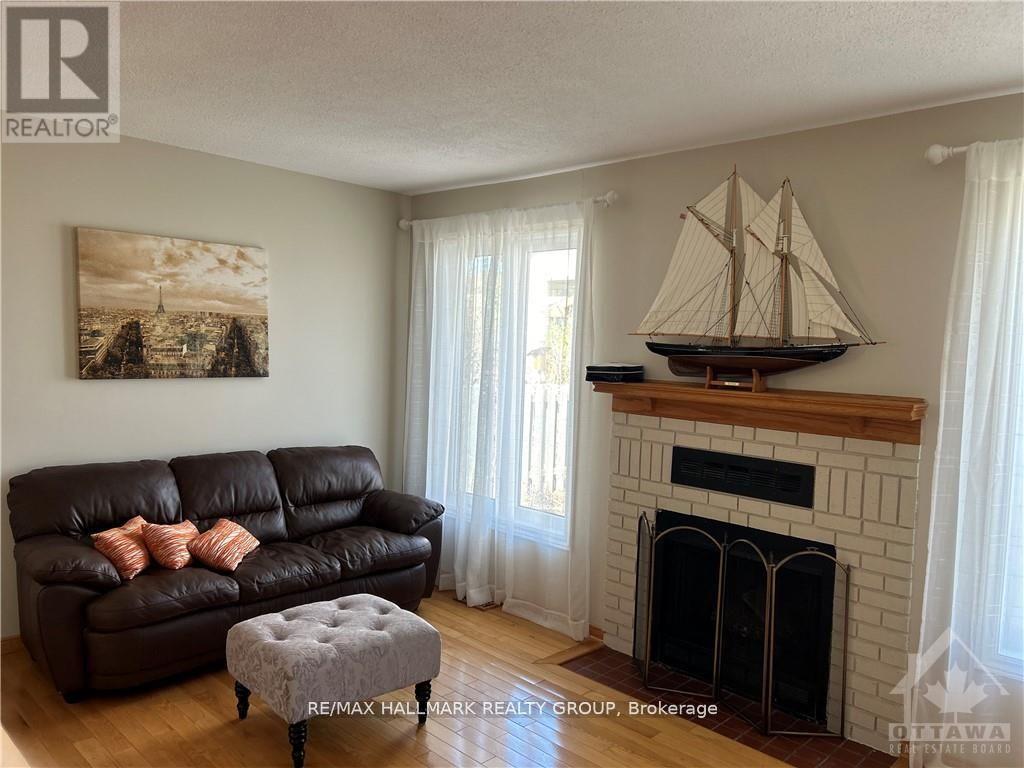 6417 Loire Drive, Ottawa, Ontario  K1C 3H1 - Photo 7 - X13410474