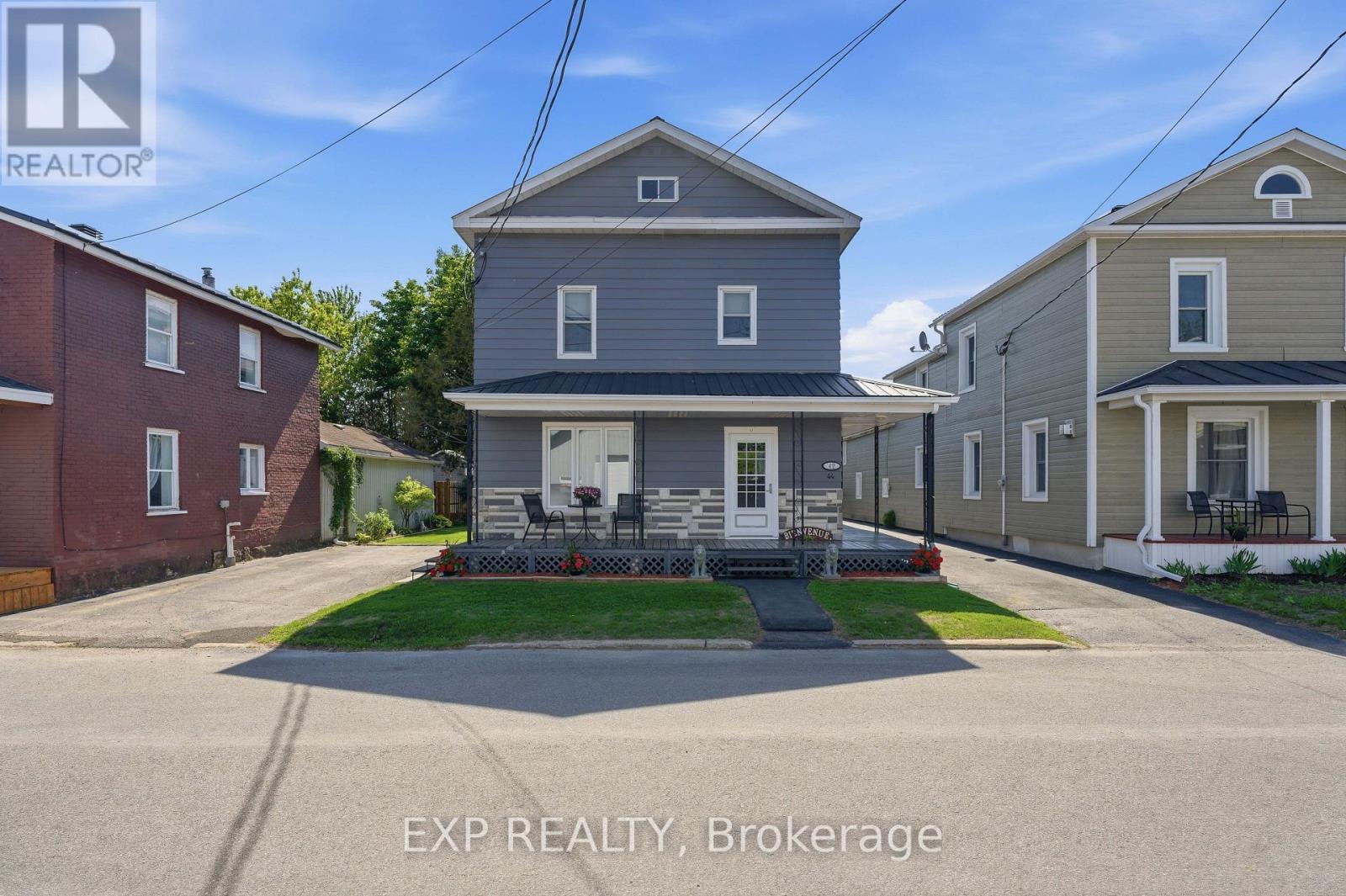 42 DU MOULIN STREET, Alfred and Plantagenet, Ontario