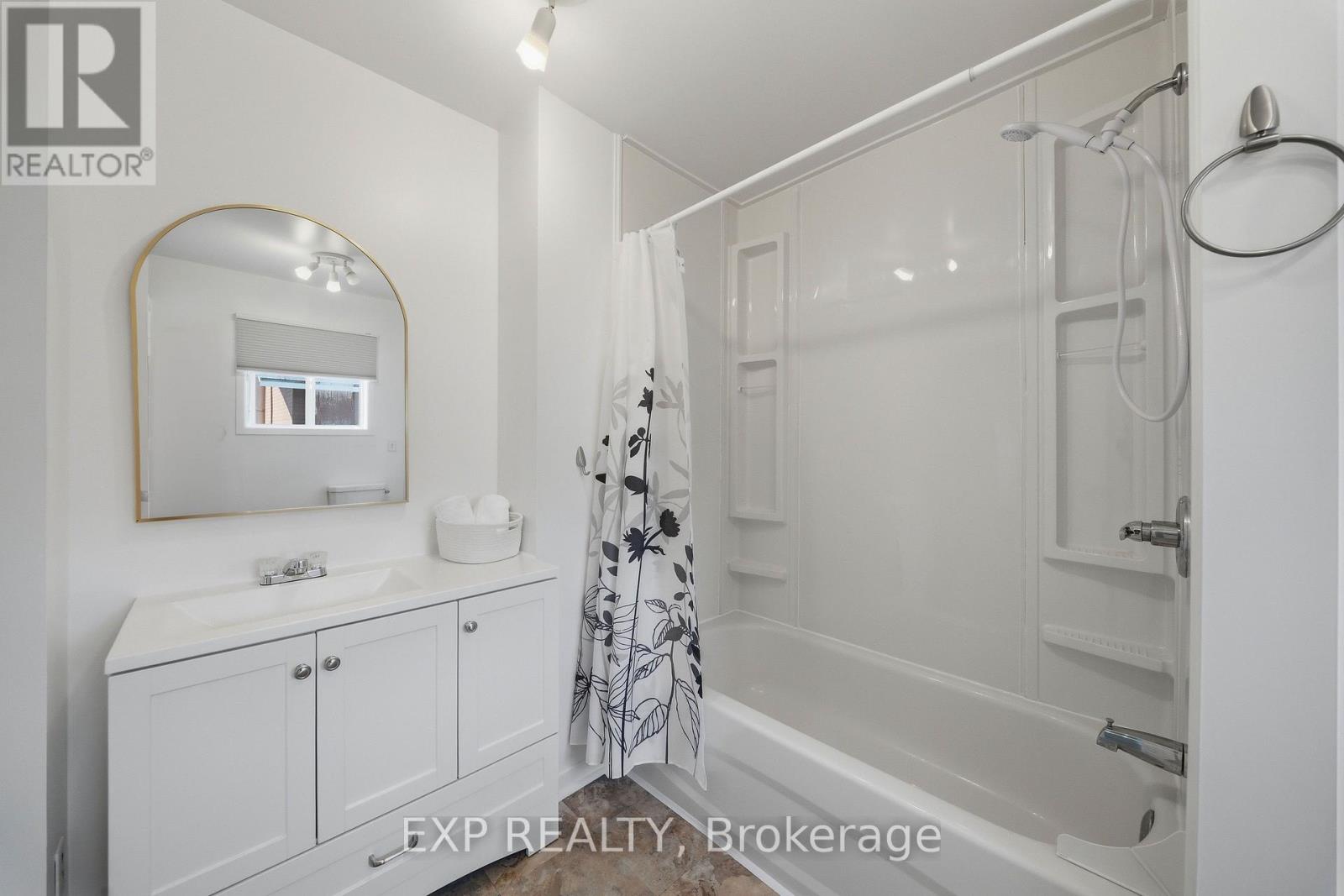 42 Du Moulin Street, Alfred And Plantagenet, Ontario  K0B 1A0 - Photo 16 - X13410638