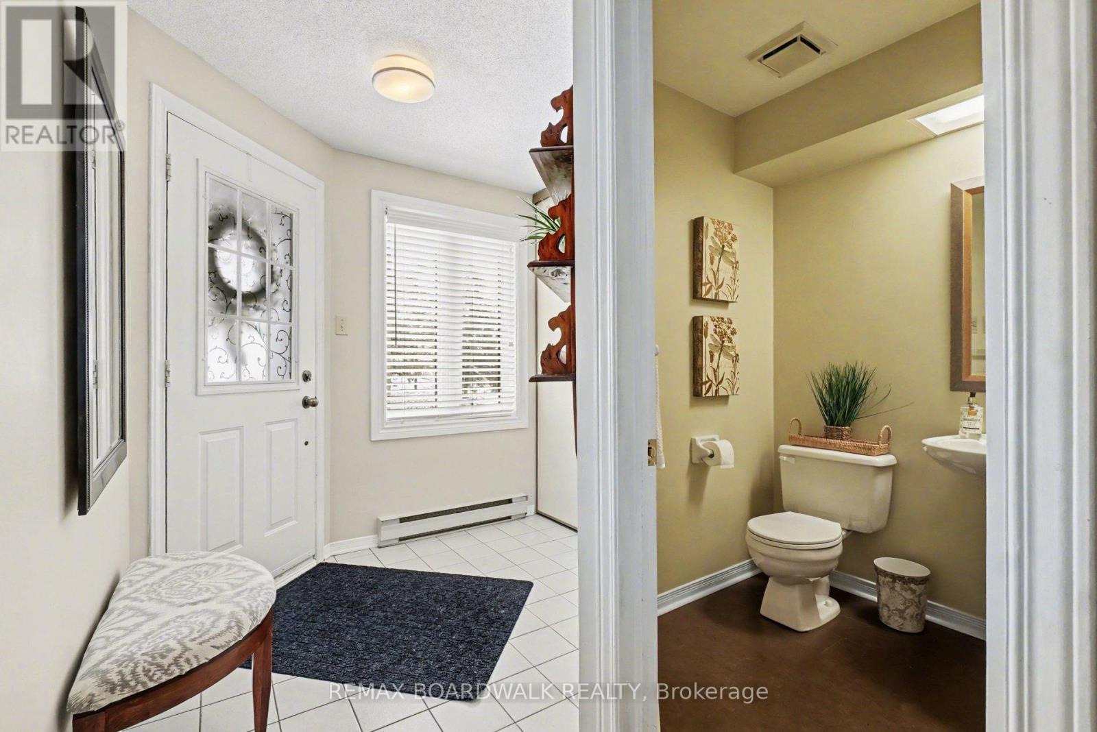5 Briston Private, Ottawa, Ontario  K1G 5P6 - Photo 3 - X13410832