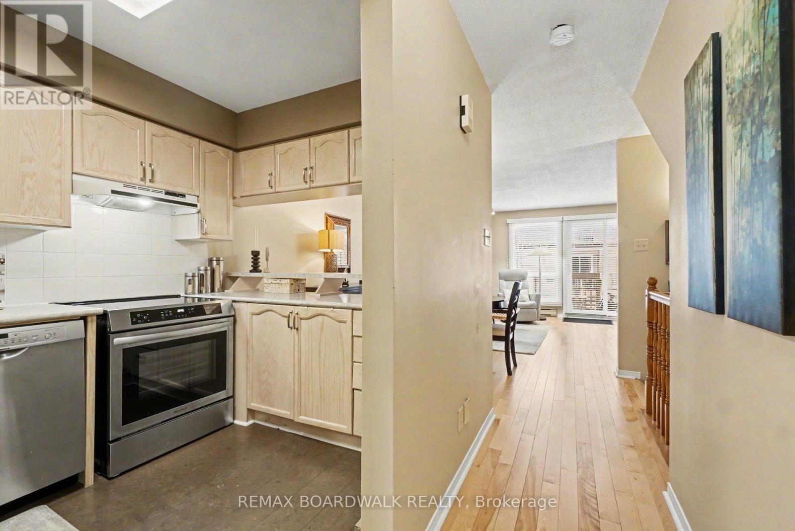 5 Briston Private, Ottawa, Ontario  K1G 5P6 - Photo 5 - X13410832