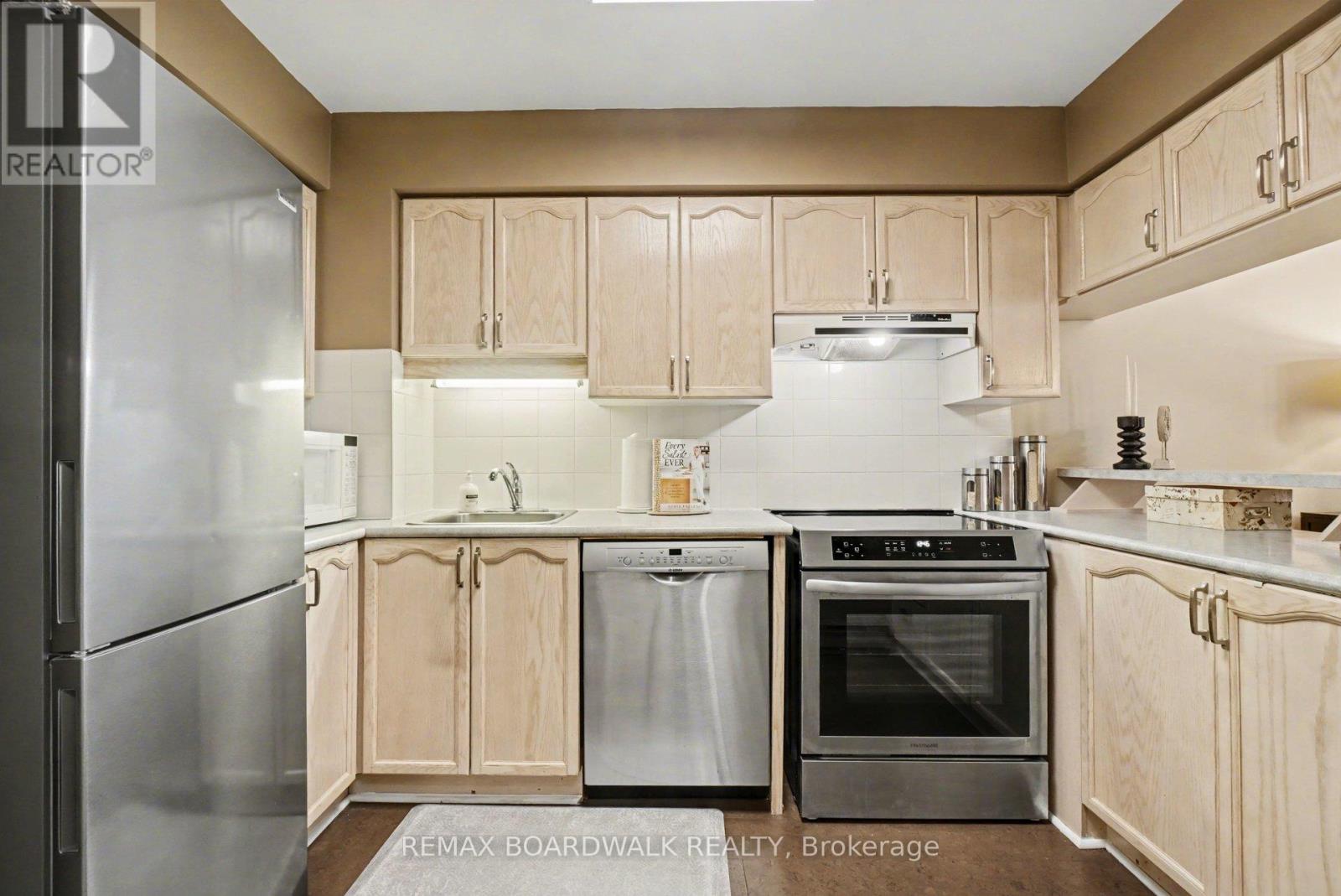 5 Briston Private, Ottawa, Ontario  K1G 5P6 - Photo 6 - X13410832