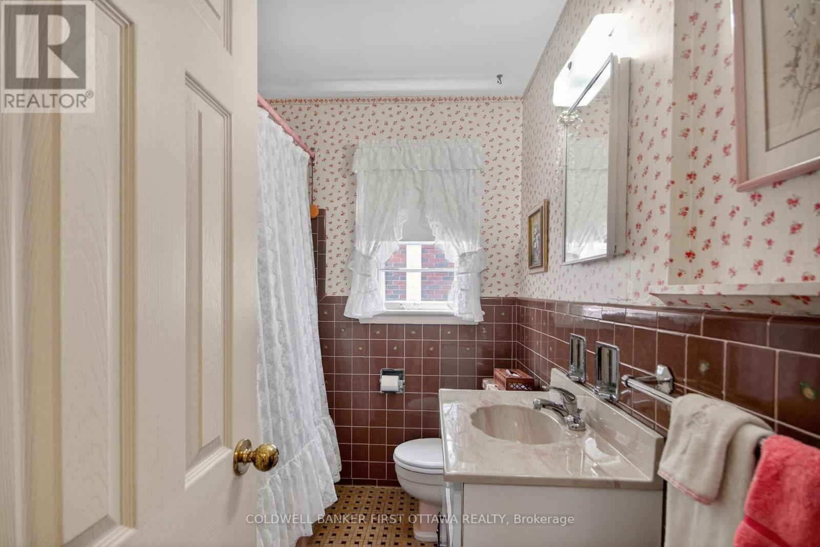1533 Mimosa Avenue, Ottawa, Ontario  K1G 0W2 - Photo 29 - X13410846