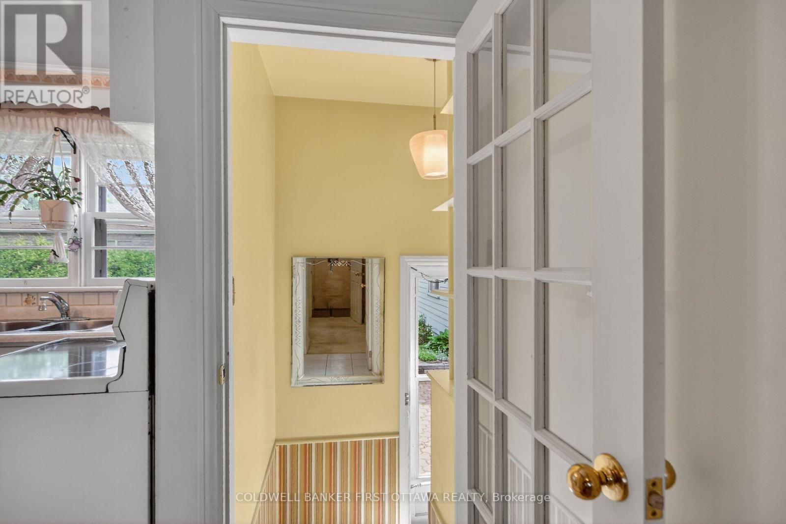 1533 Mimosa Avenue, Ottawa, Ontario  K1G 0W2 - Photo 31 - X13410846