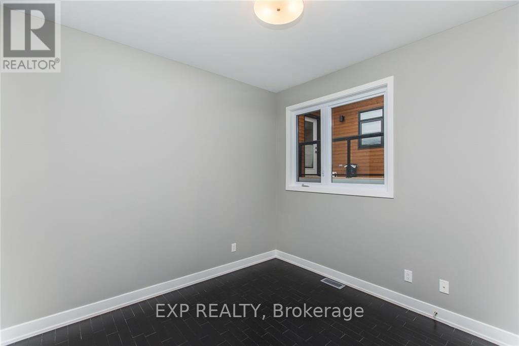 546 Guy Street, Ottawa, Ontario  K1K 1B9 - Photo 2 - X13410966