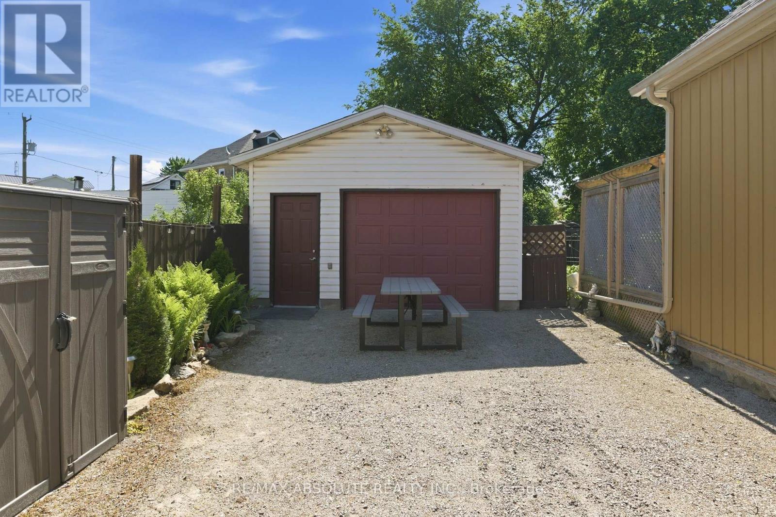 19 Leeds Street, Smiths Falls, Ontario  K7A 2M6 - Photo 3 - X13411144