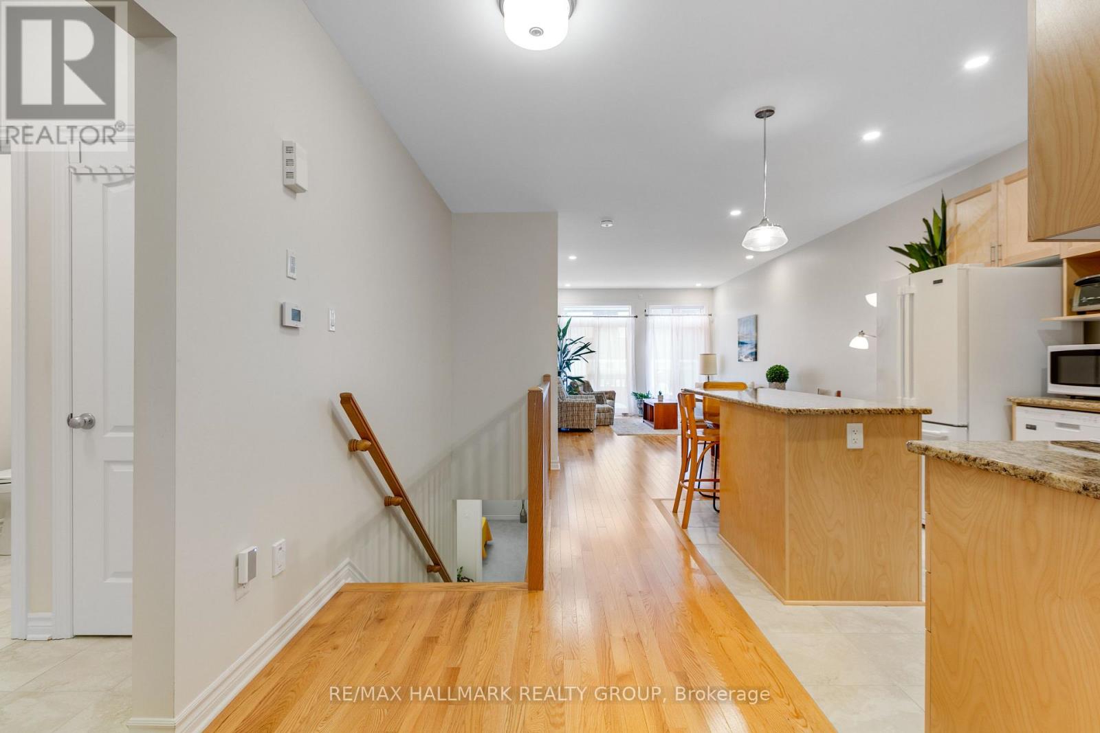66 Kayenta Street W, Ottawa, Ontario  K2S 2K7 - Photo 5 - X13411488