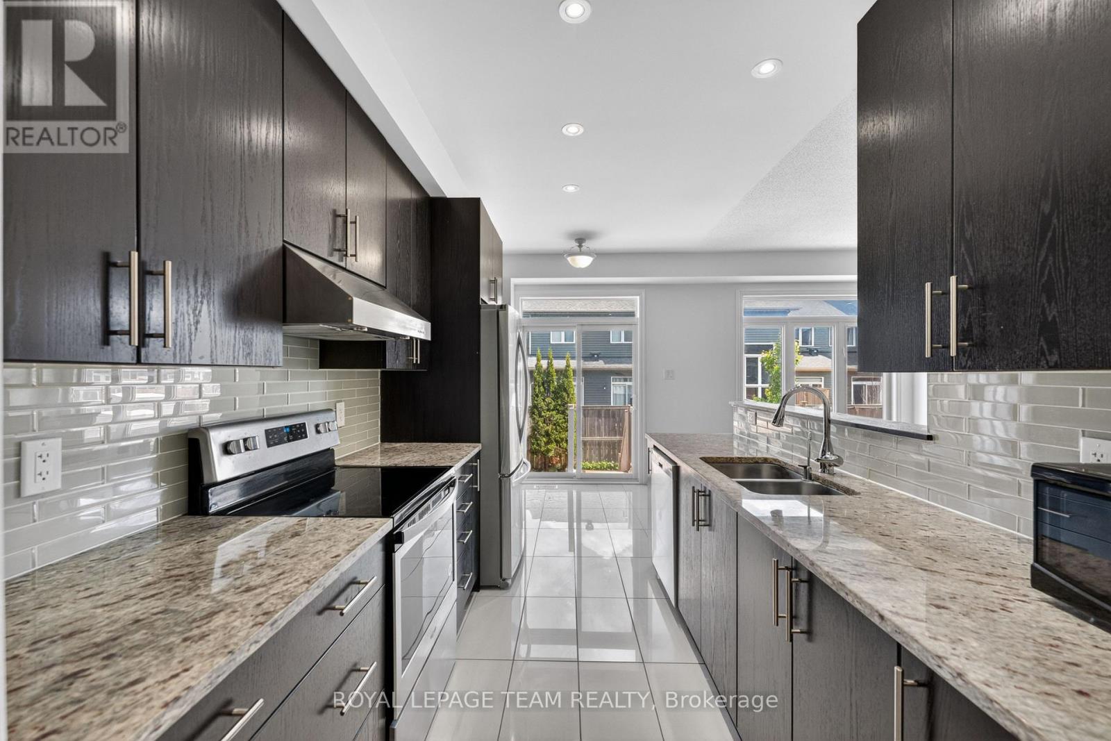 605 Sunburst Street, Ottawa, Ontario  K1T 0L1 - Photo 13 - X13411732