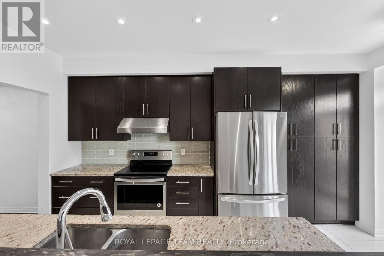 605 Sunburst Street, Ottawa, Ontario  K1T 0L1 - Photo 15 - X13411732