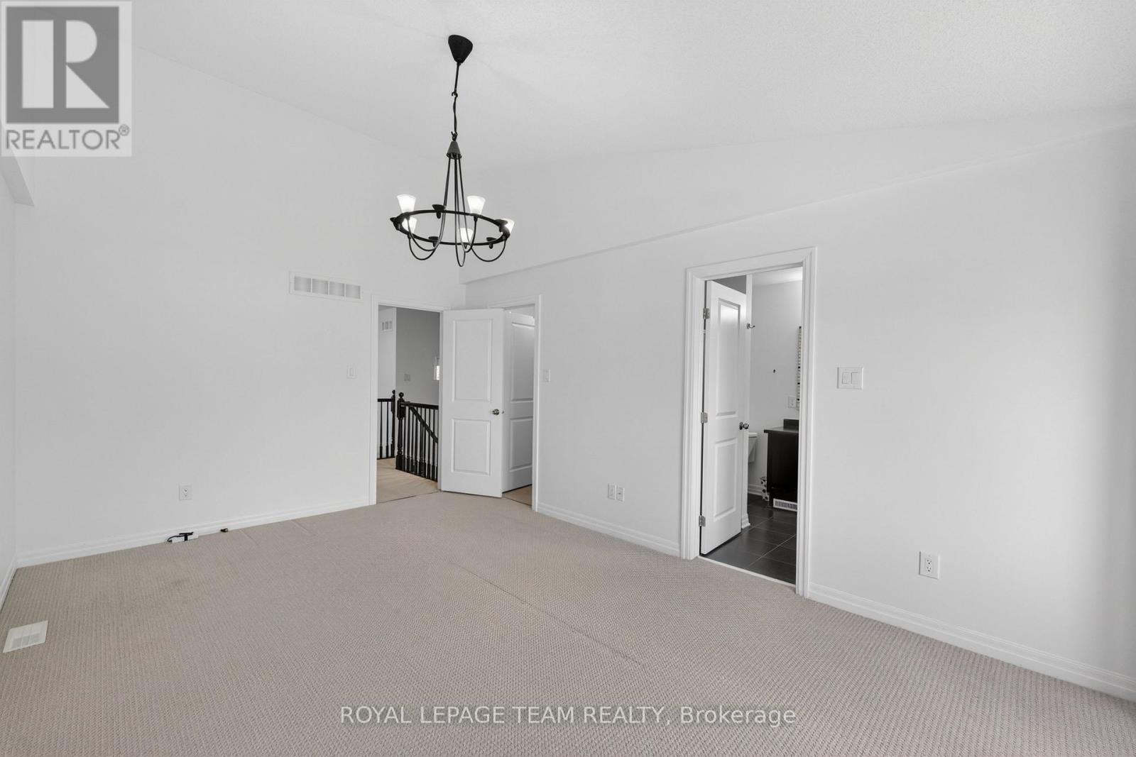 605 Sunburst Street, Ottawa, Ontario  K1T 0L1 - Photo 19 - X13411732