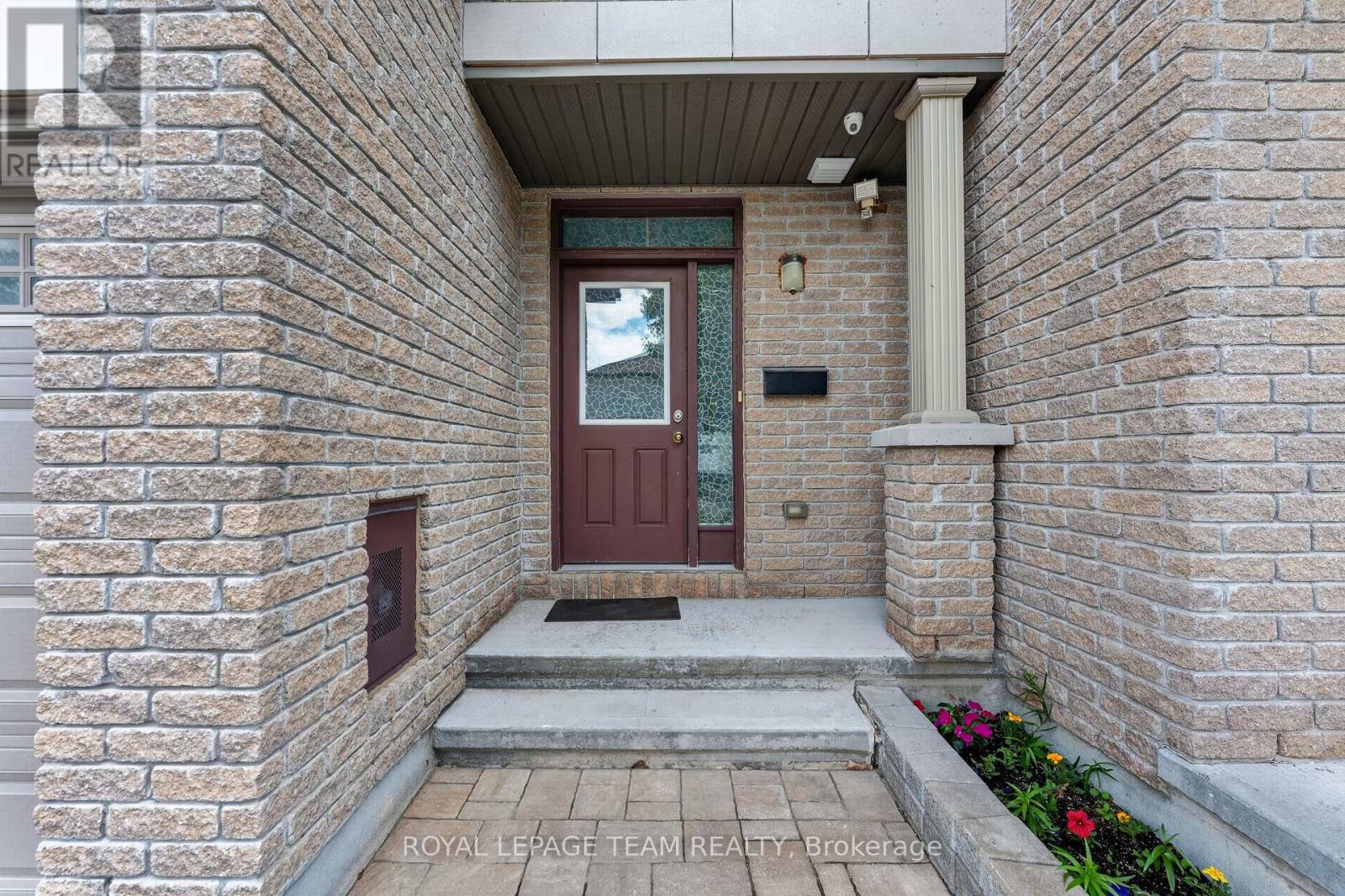 605 Sunburst Street, Ottawa, Ontario  K1T 0L1 - Photo 5 - X13411732