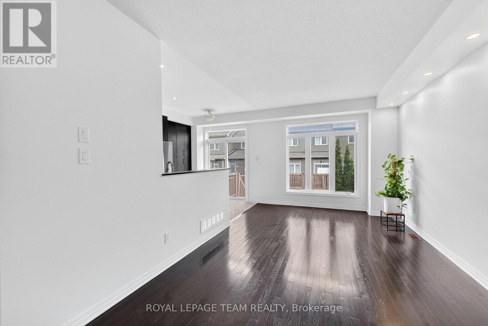 605 Sunburst Street, Ottawa, Ontario  K1T 0L1 - Photo 9 - X13411732