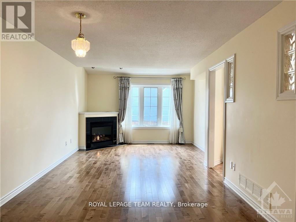 39 Bellrock Drive, Ottawa, Ontario  K2K 3J4 - Photo 6 - X13411794