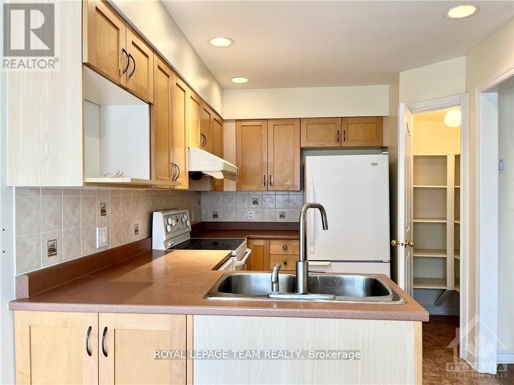 39 Bellrock Drive, Ottawa, Ontario  K2K 3J4 - Photo 9 - X13411794