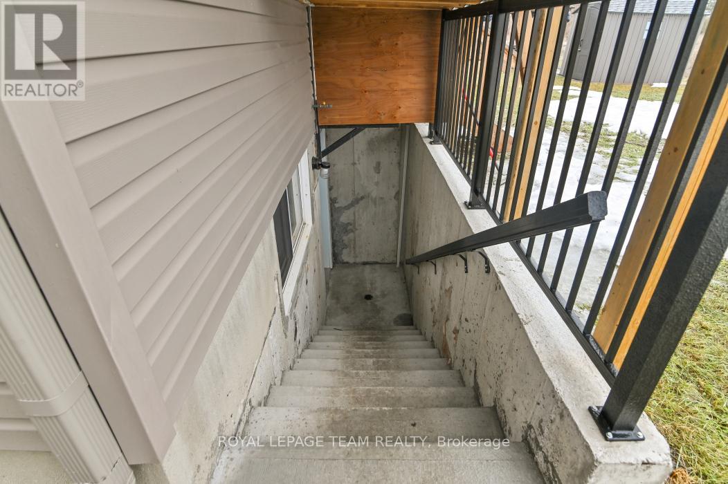 912 Duxbury Lane, Ottawa, Ontario  K4M 0M2 - Photo 37 - X13412382
