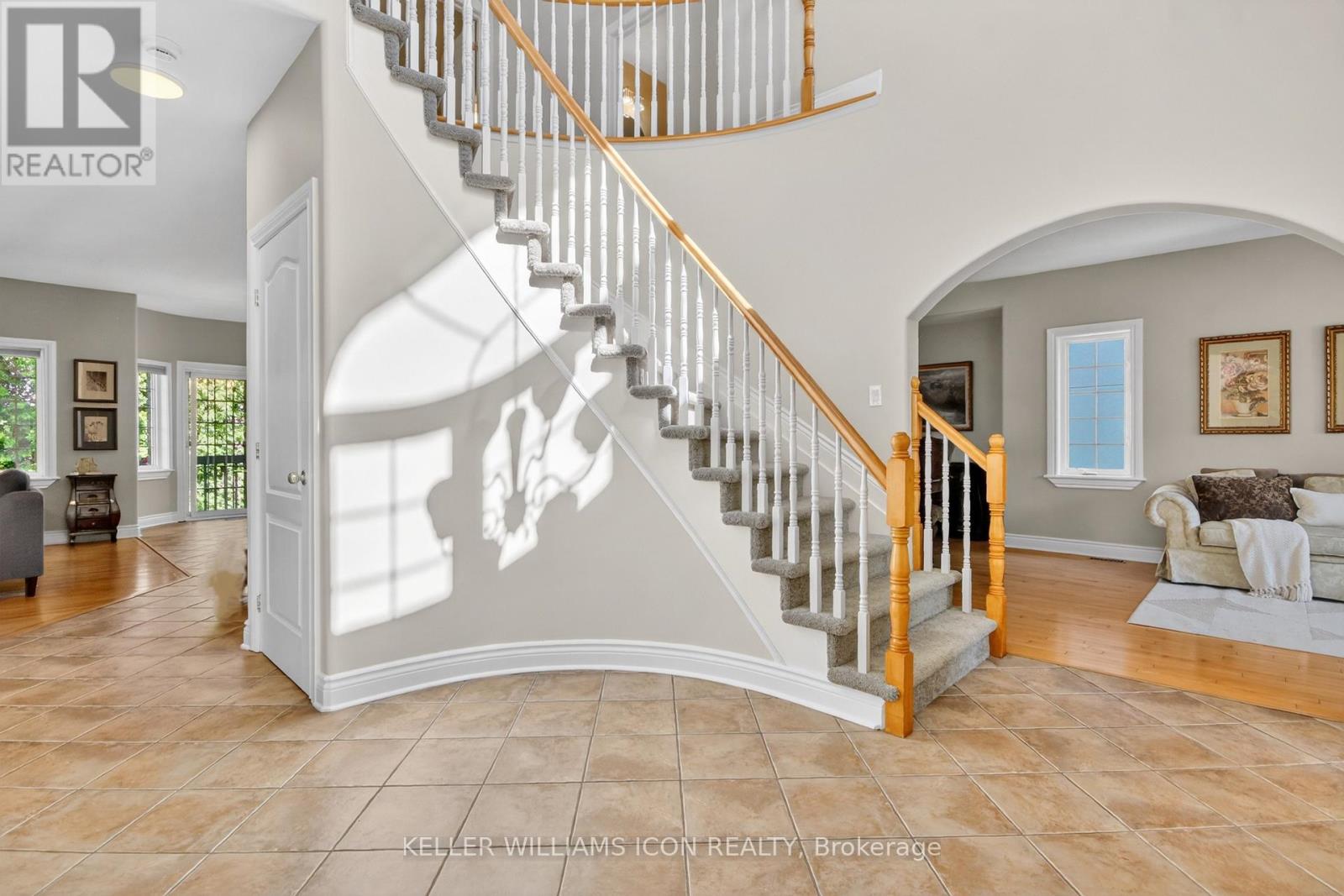136 Shaughnessy Crescent, Ottawa, Ontario  K2K 2N3 - Photo 4 - X13412744