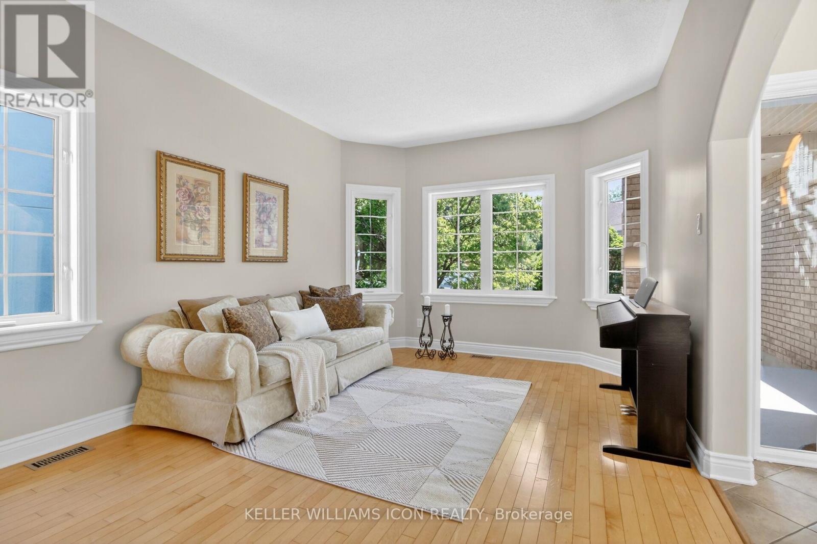 136 Shaughnessy Crescent, Ottawa, Ontario  K2K 2N3 - Photo 6 - X13412744