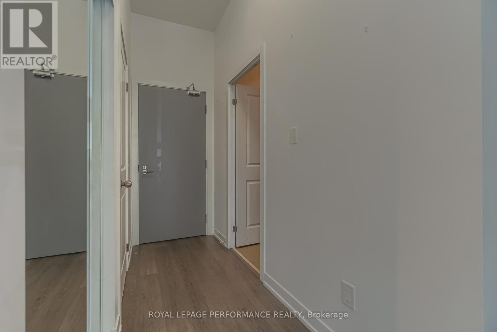 103 - 8 Fieldway Road, Toronto, Ontario  M8Z 3L1 - Photo 4 - W13412920