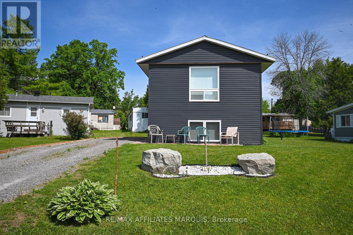 205 - 26 Salmon Side Road, Rideau Lakes, Ontario  K7A 4S5 - Photo 2 - X13413016